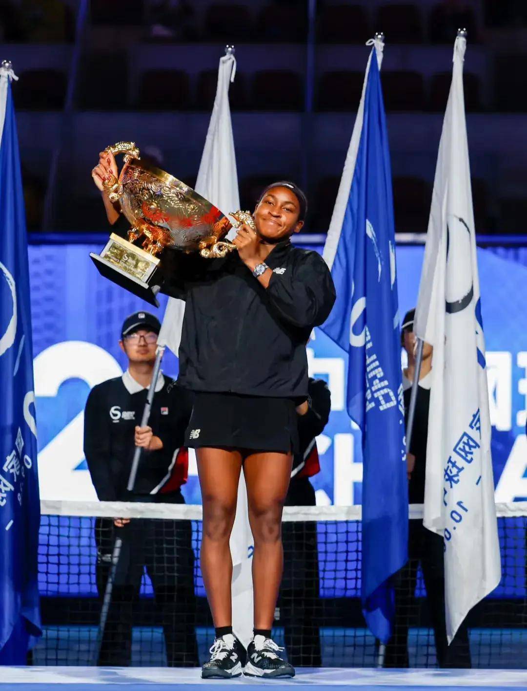 左突右挡 左突右挡