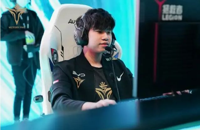 足了球迷期 足了球迷期