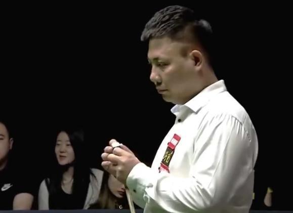 而他选择留